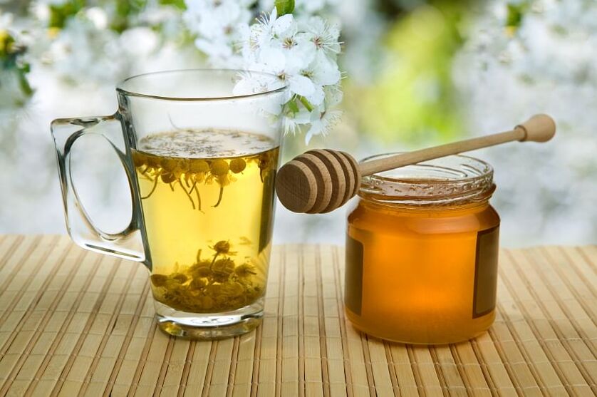 chá de ervas com mel para parasitas